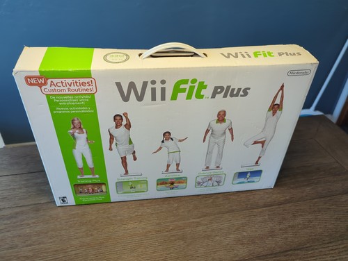Nintendo wii fit plus - nintendo,